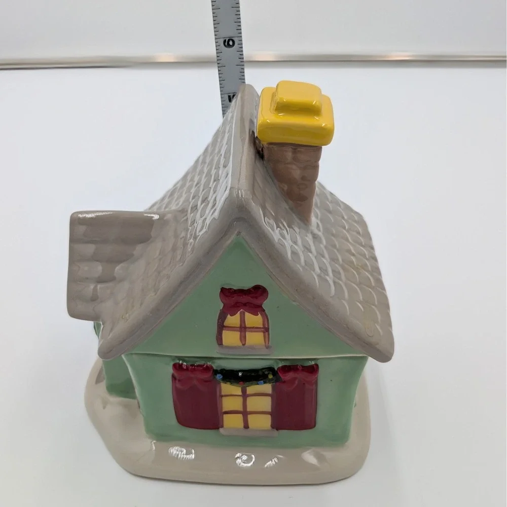 Temp-tations by Tara Christmas Village 8 oz Lidded Canister House 145385